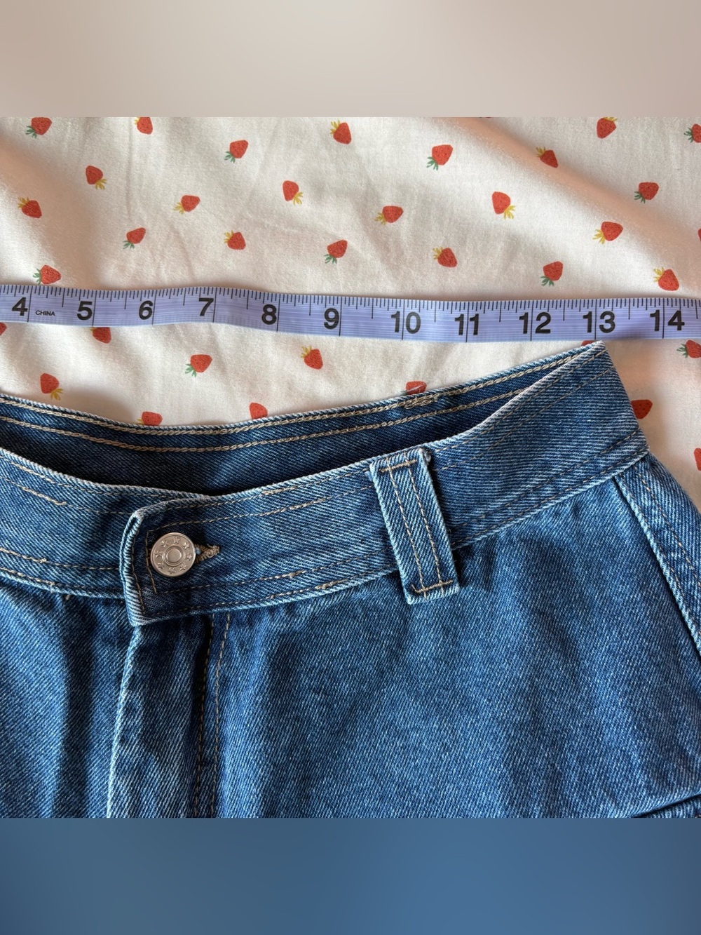 90s Too Hot High-Rise Heavy Blue Denim Micro Cargo Shorts Size 26 - Picture 2 of 12